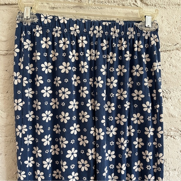 Billabong high waist flare pants w/ blue and white floral pattern - Picture 6 of 8